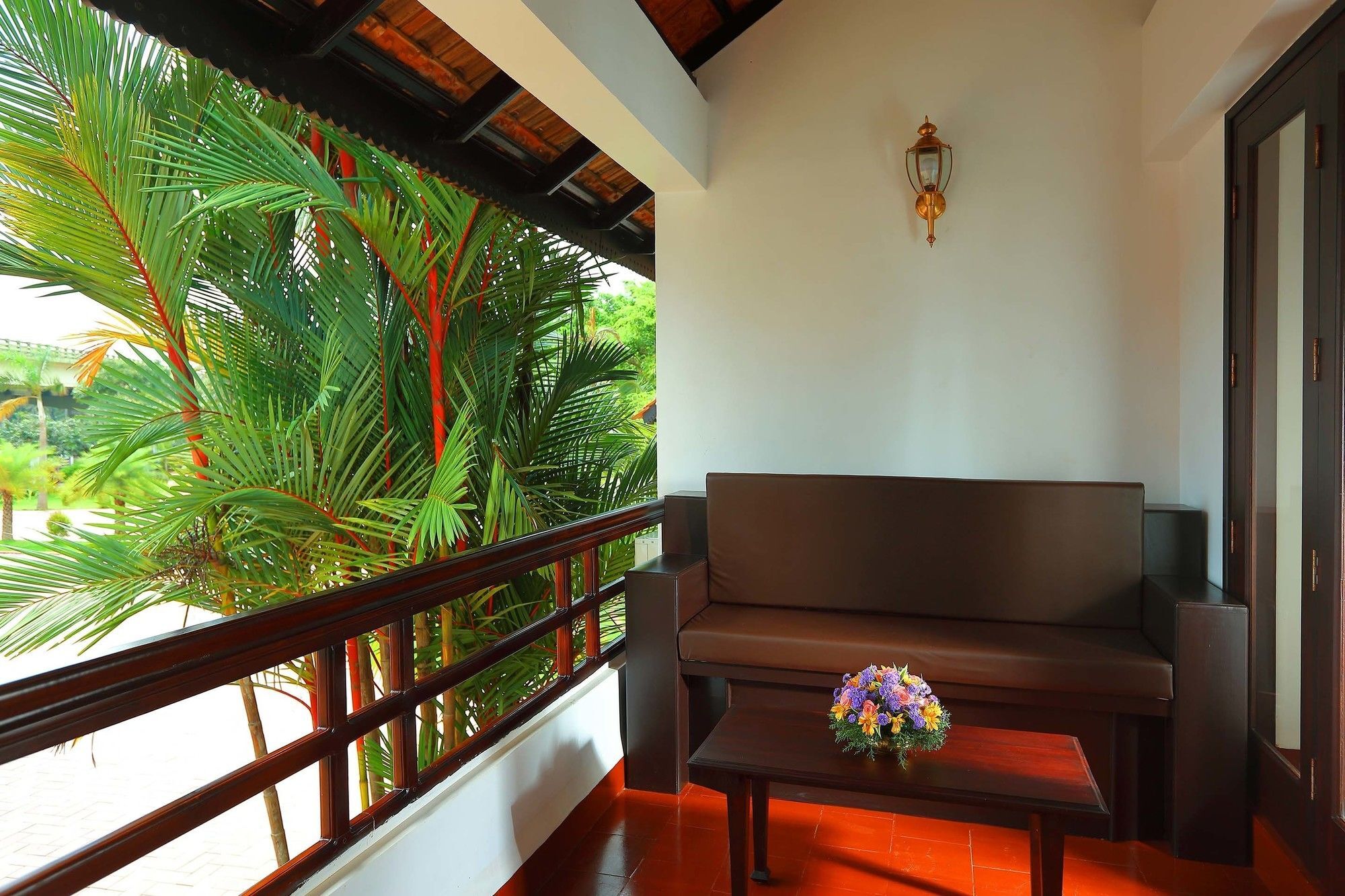 Nihara Resort And Spa Kochi Exterior photo